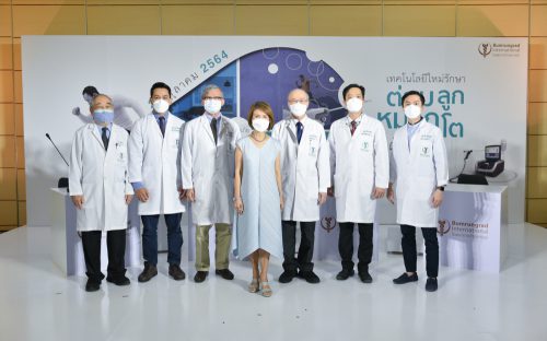 ภาพหมู่ CEO และทีมแพทย์ pic1