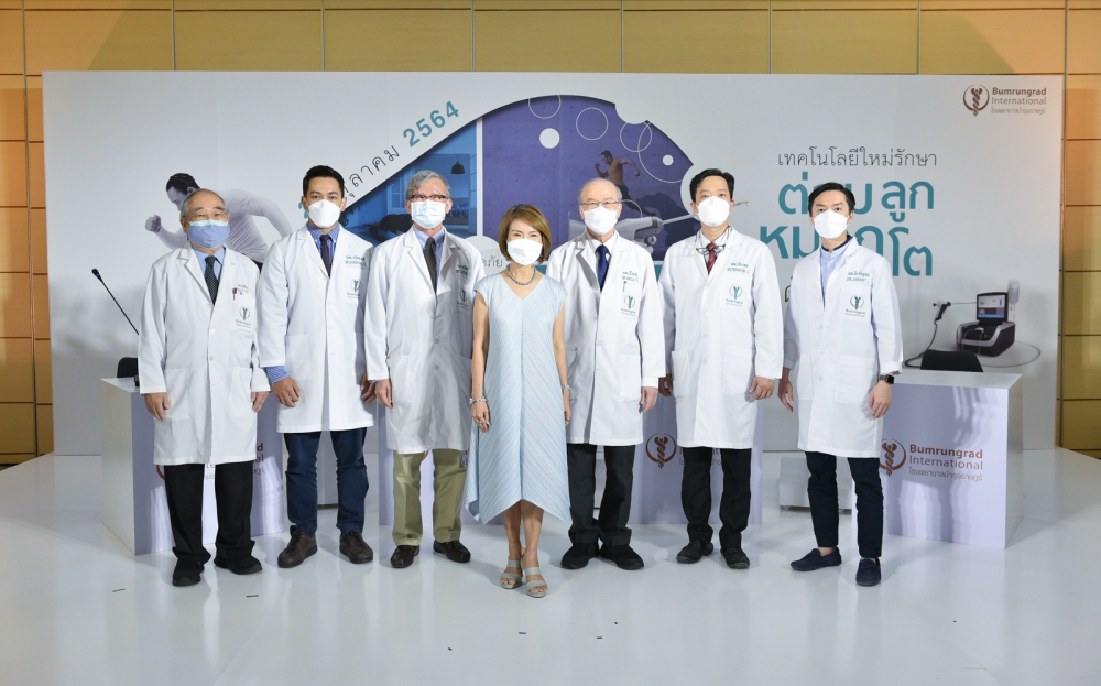 ภาพหมู่ CEO และทีมแพทย์ pic1