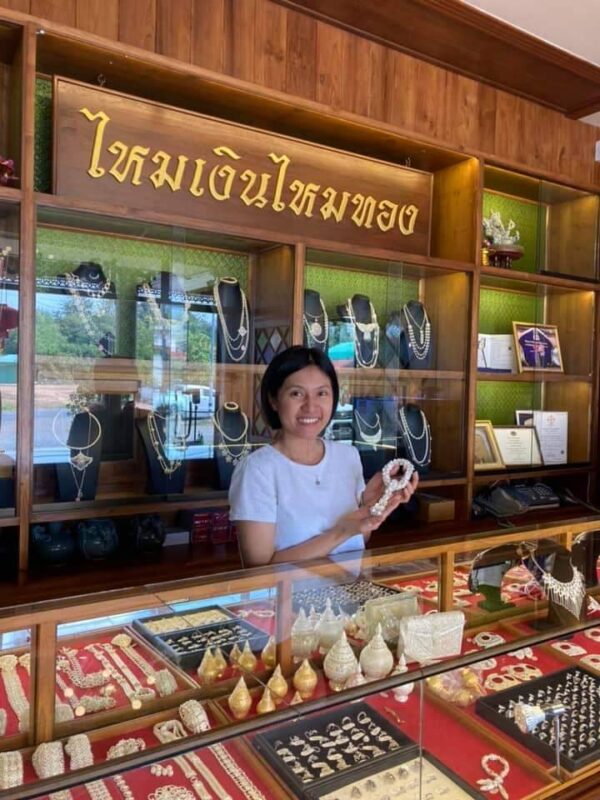 “ไหมเงินไหมทอง ศรีสัชนาลัย” ก้าวสู่ผู้นำตลาดเครื่องเงินสุโขทัย สร้างมาตรฐานใหม่ของงานศิลป์ไทยสู่สากล