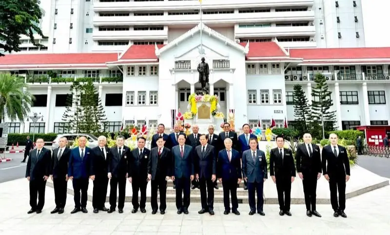 สมาคมตำรวจร่วมรำลึกพระเกียรติ ร.4 วางพวงมาลาเนื่องในวันสถาปนาสำนักงานตำรวจแห่งชาติ 17 ตุลาคม ย้ำภารกิจพิทักษ์สันติราษฎร์ ยืนหยัดเคียงข้างประชาชน